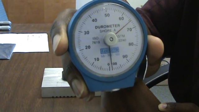 Checking Durometer with a handheld gage смотреть онлайн