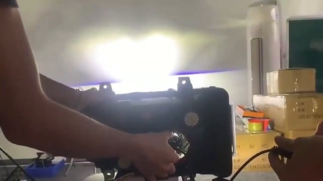 Di Jual Lampu H4 LED Mini Projector Y6D Putih 6000 Kelvin смотреть онлайн