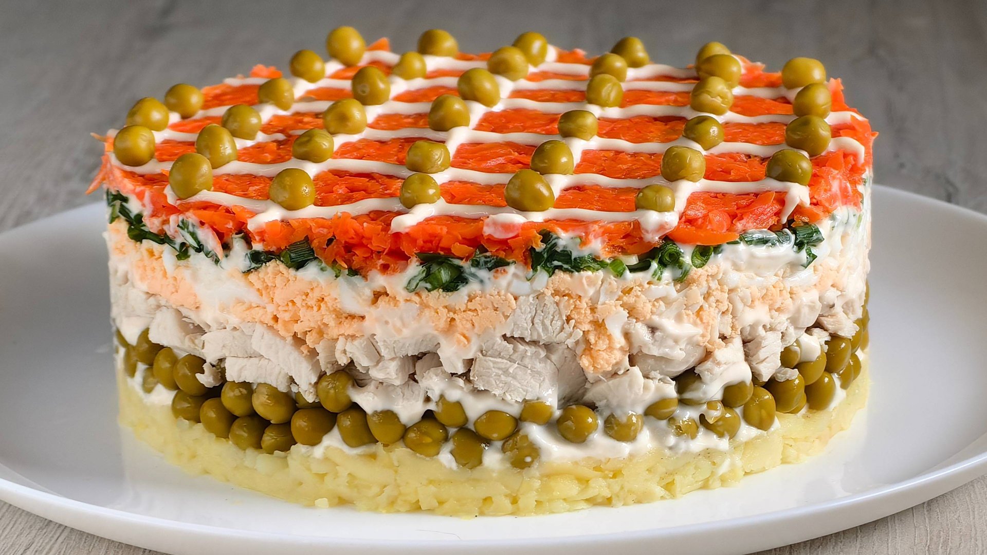 Да чего же он ВКУСНЫЙ. Салат "ПРИНЦ" на праздничный стол. Мы просто обожаем этот салат. смотреть онлайн