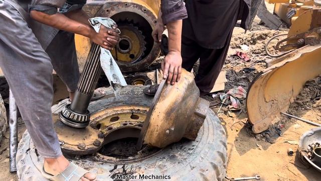 How An Expert Mechanics Repair Caterpillar Wheel Tandem || Wheel Tandem Restoration