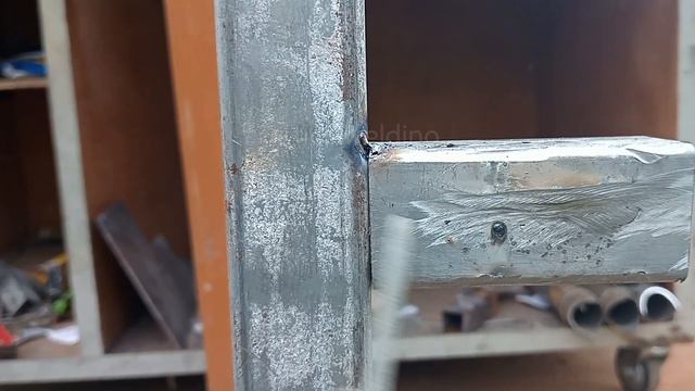 not everyone knows!, two ways of vertical welding on a thin square tube смотреть онлайн