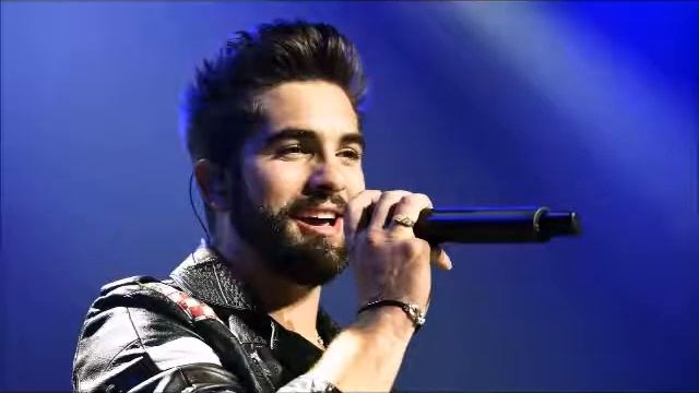 Kendji Girac - Les yeux de la mama - paroles смотреть онлайн