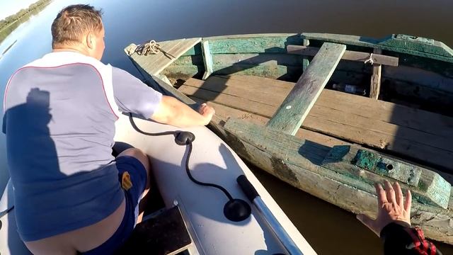Осенняя рыбалка в Астрахани Попытали счастье на разную рыбу и разными снастями Сазан Сом Щука смотреть онлайн