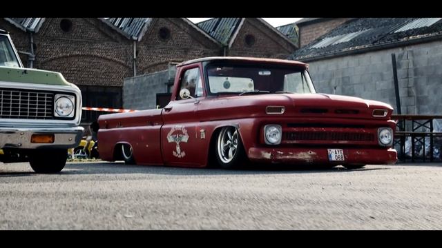 Radikal Bugz Meet, 4K смотреть онлайн