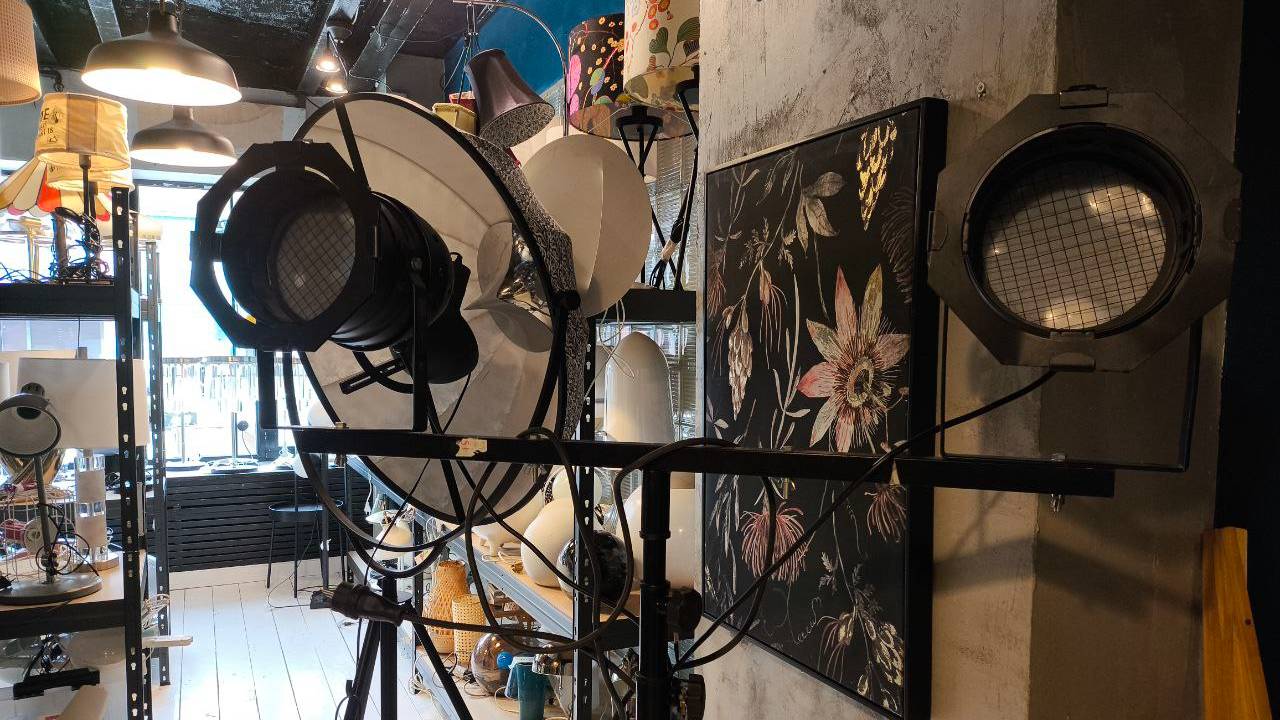 Экскурсия по складу-галерее реквизитов кино, г. Москва смотреть онлайн