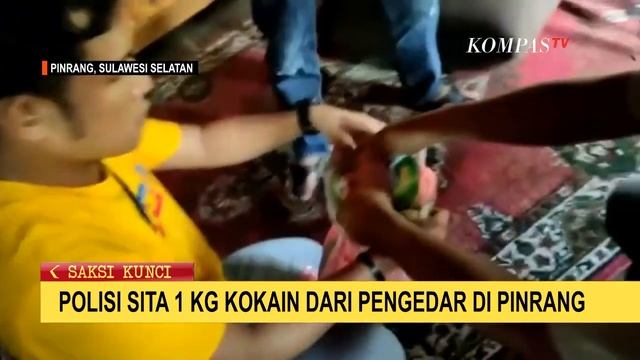 Tak Berkutik, Pengedar Narkoba Ketahuan Sembunyikan 1 Kg Kokain di Plafon Rumah смотреть онлайн