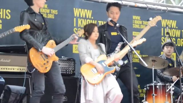 13-1-2012 Ellen loo盧凱彤@Soliton 太古坊 - Summer of Love смотреть онлайн