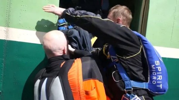 Прыжки с парашютом  колясочников в тандеме. (Мой второй прыжок)