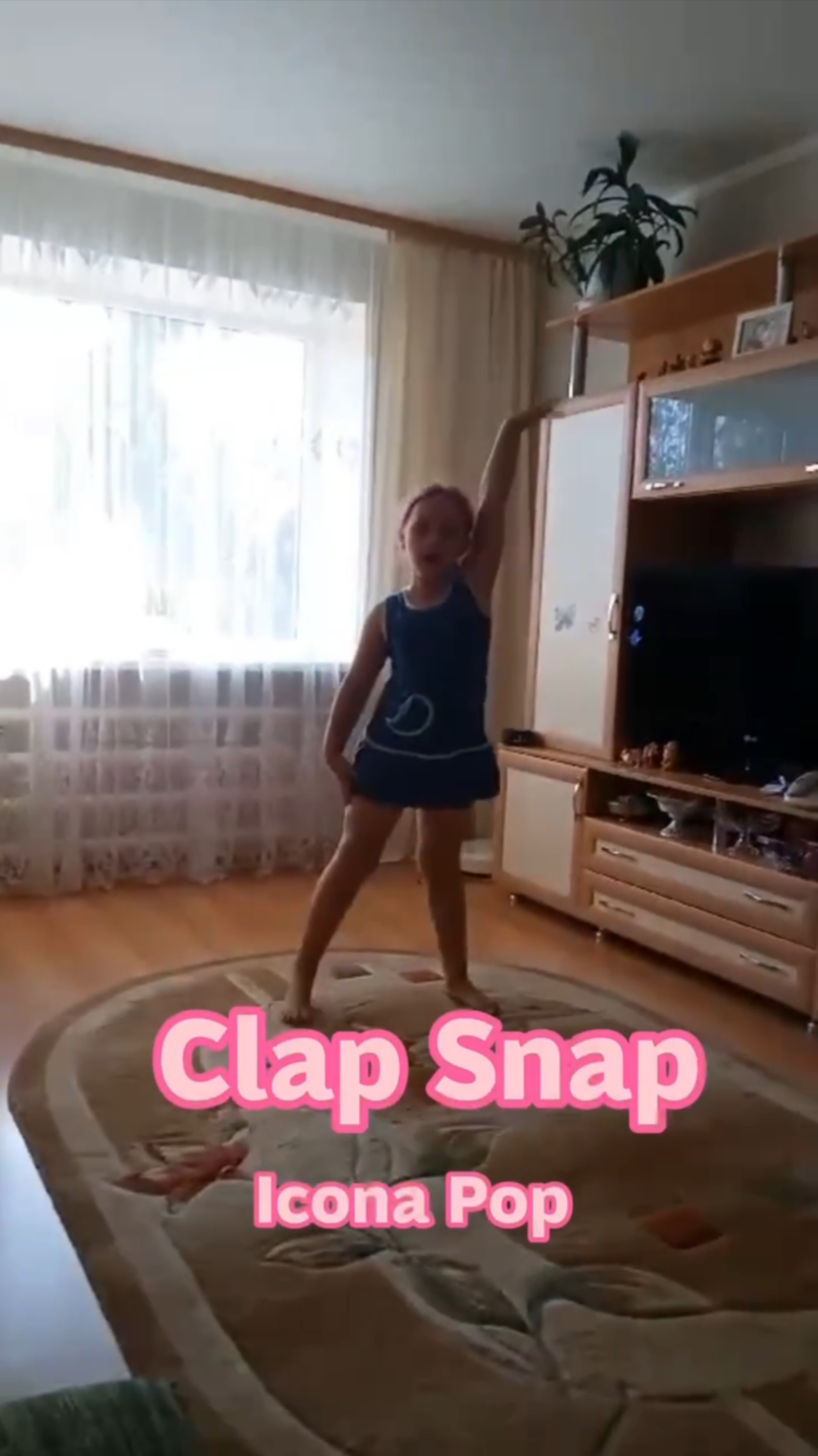 Clap Snap - Icona Pop смотреть онлайн