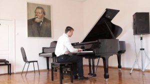 И.С.Бах Трехголосная фуга до мажор(из цикла Маленьких прелюдий и фуг) играет Сергейчук Егор