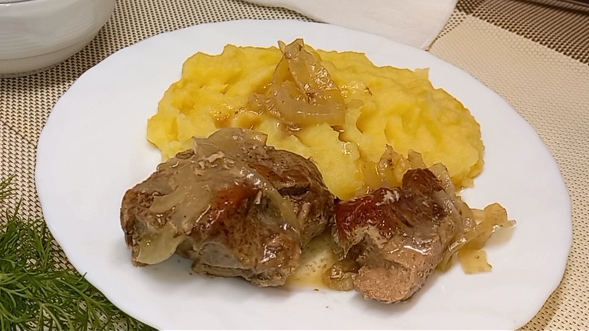 Просто и вкусно Как приготовить мягкую ГОВЯЖЬЮ ПЕЧЕНЬ смотреть онлайн