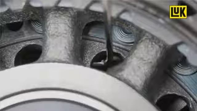 Съединител LuK смяна при 7 скоростни Audi, VW, Seat, Skoda смотреть онлайн