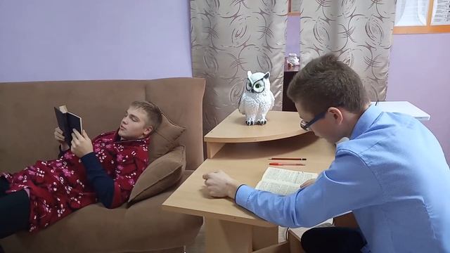 Читаем Обломова #страначитающая смотреть онлайн