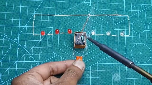 DIY POLICE STROBE LIGHTS смотреть онлайн