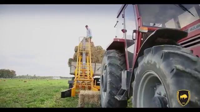 Погрузчик тюков производства Турция, 6200 $. Тел.+77087660980. Ссылка на источник обязательна! смотреть онлайн