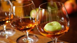 "КальвадЭс Саратау"/Яблочная Настойка /Крепкий Алкогольный Напиток на Запечённых Яблоках/Дома