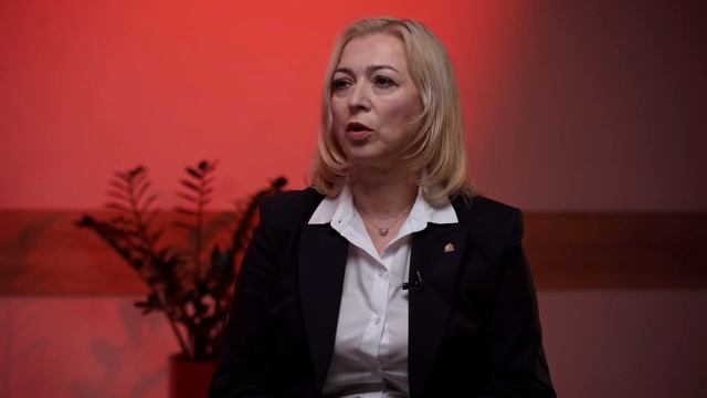 В гостях у HR 📷 Заломова Светлана - менеджер отдела продаж компании «Этажи» смотреть онлайн