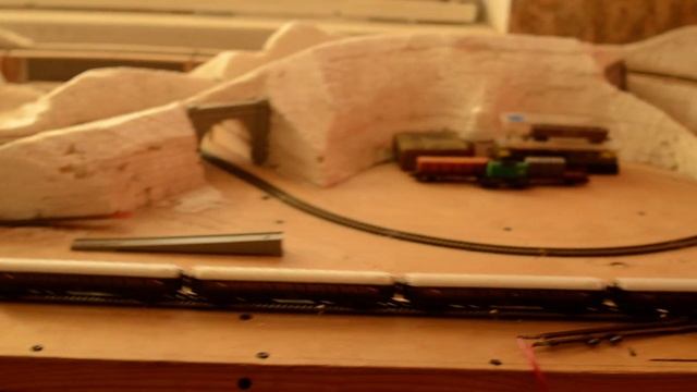 пробный проезд пассажирского поезда из проекта Miniatur Modellbahn или Альпийская Легенда на макете смотреть онлайн