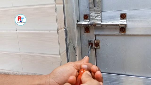 जंग लगे व जाम पेंच स्क्रू को खोलने का आसान तरीका । how to open rust screw смотреть онлайн