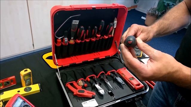 Lehrlingskoffer Azubikoffer Werkzeugkoffer für Elektriker Cimco 172004 mit 23 Profiwerkzeugen EZUBI смотреть онлайн