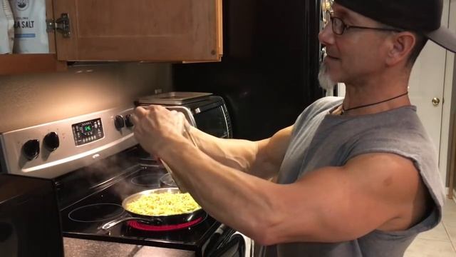 Broccoli Slaw & Bone Broth Steam Saute "Quickly-FIT" Cooking Recipe Video смотреть онлайн