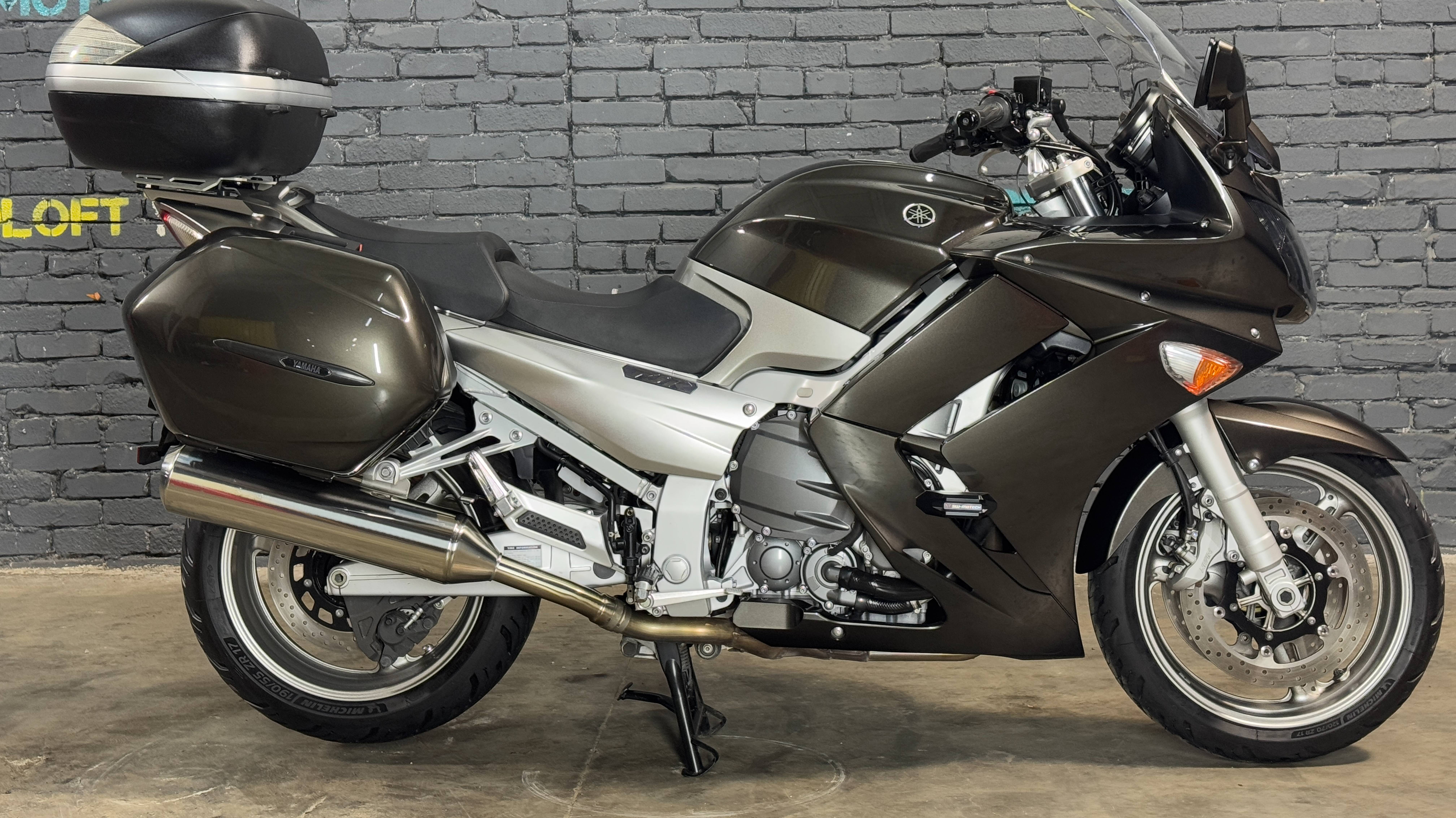 Yamaha FJR1300 2010 смотреть онлайн