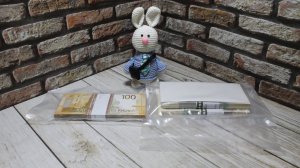 Перебор банкнот Банка России номиналом «100 рублей» выпуска 2022 года