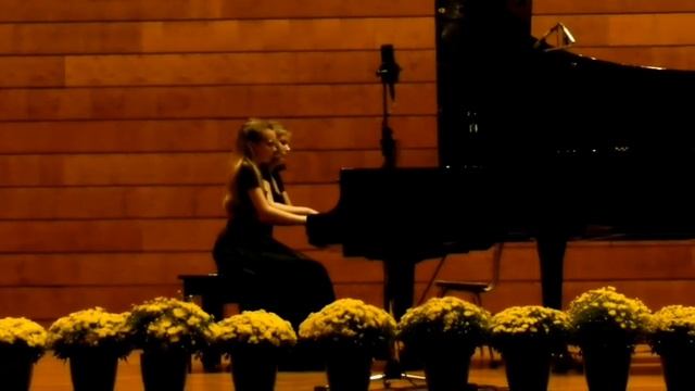 Habanera for two, by George Bizet, arranged by Vyacheslav Gryaznov| Carmina and Beatrice смотреть онлайн