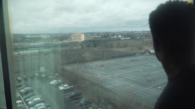 I live at the Newark Airport Double Tree! (Hotel Review) смотреть онлайн