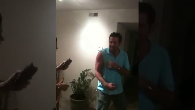 1000000 volt taser смотреть онлайн