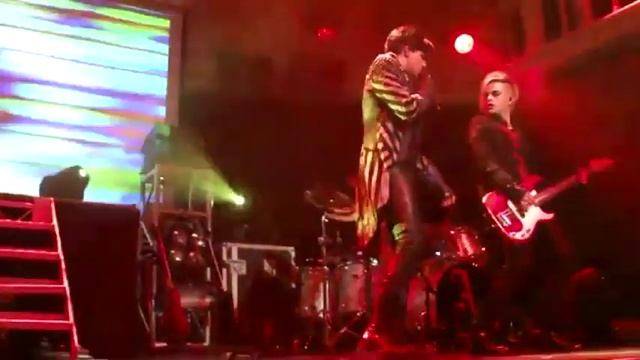 Adam Lambert Voodoo смотреть онлайн