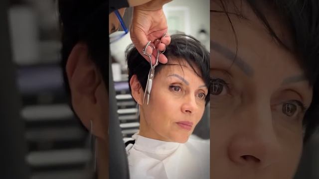 Пикси после 50 лет на волнистые волосы 💗 смотреть онлайн