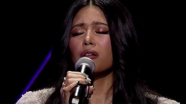 Gigi De Lana And The Gigi Vibes - Domination (Live Replay)