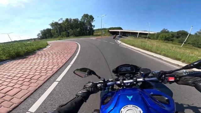 Rondrijden op onze Yamaha MT 10 2023 | TT Kermis | Akrapovic Uitlaat | Motorvlog | 2022 | POV | 4K смотреть онлайн