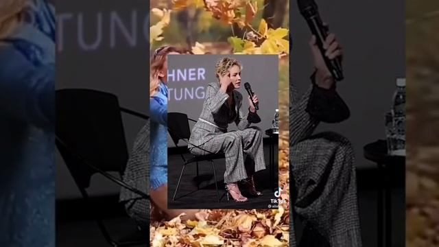 чему призвала Шэрон Стоун? смотреть онлайн