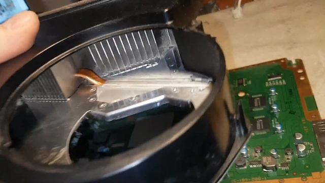 SONY PlayStation PS3 разборка замена термопасты удаление пыли смотреть онлайн