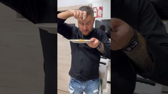 Яйцо в микроволновке за 1 минуту