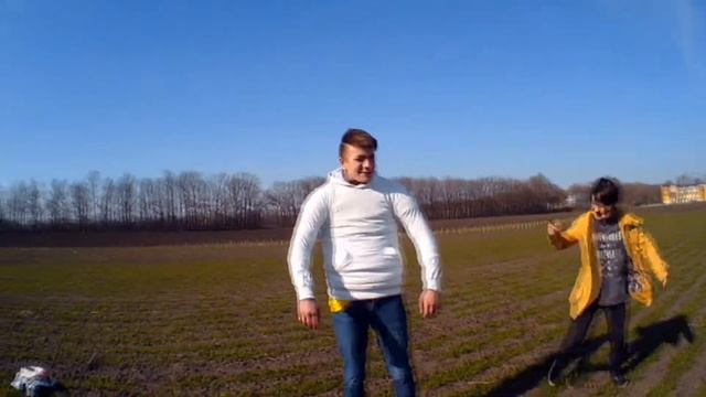 Эксперимент: 50 слоев футболок, хейтеры наступают! смотреть онлайн