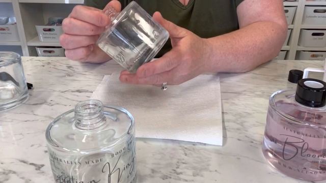 How to make diffusers - using a base, fragrance, colours and labelling смотреть онлайн