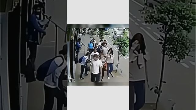 Неадкват на улице смотреть онлайн