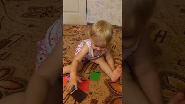 Насте завтра полтора годика! Знает 12 цветов смотреть онлайн