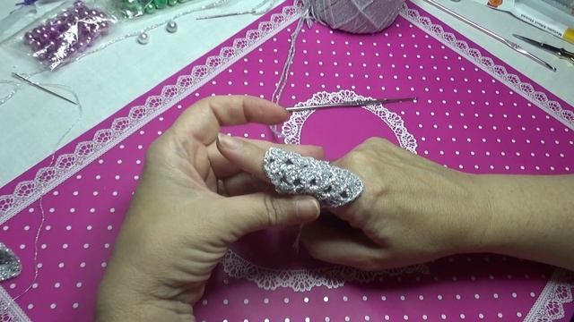 Anello 'Crystal' all'uncinetto in filato Lurex смотреть онлайн