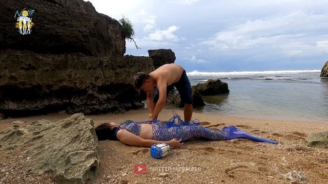 Mermaids Saviors On The Beach - STORY MERMAID #1
