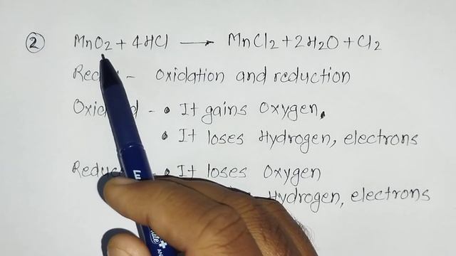 In the redox reaction MnO2 + 4HCl → MnCl2 + 2H2O + Cl2 смотреть онлайн