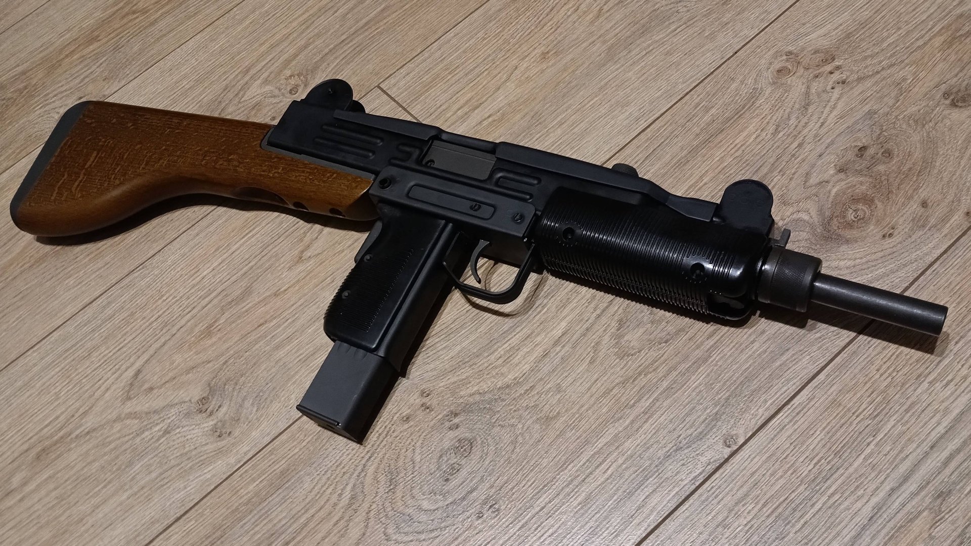 NorthEast UZI. Не без косяков, но неплохо! смотреть онлайн