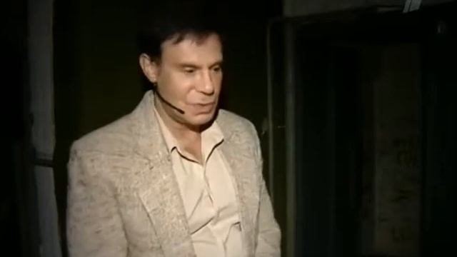 "Люблю в щёлочку смотреть до начала..." смотреть онлайн