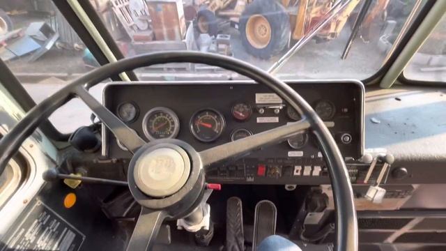 1988 Crown Tandem Axle with 855 Big Cam Cummins and 10 Speed смотреть онлайн