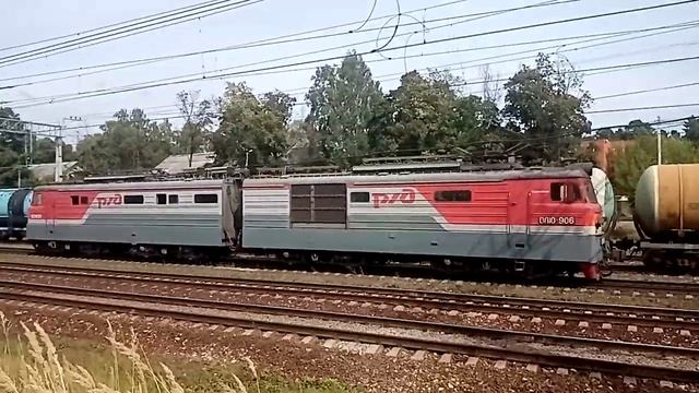 ЭЛЕКТРОВОЗ ВЛ10 906 следует резервом смотреть онлайн