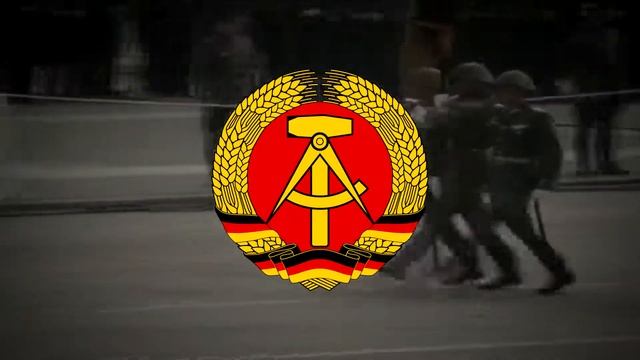 Parademarsch Nr. 1 Der Nationalen Volksarmee (RARE PARADE RECORDING)