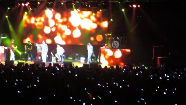 One Direction Sydney Concert (Matinee) - Torn (Liam's testy pop) смотреть онлайн